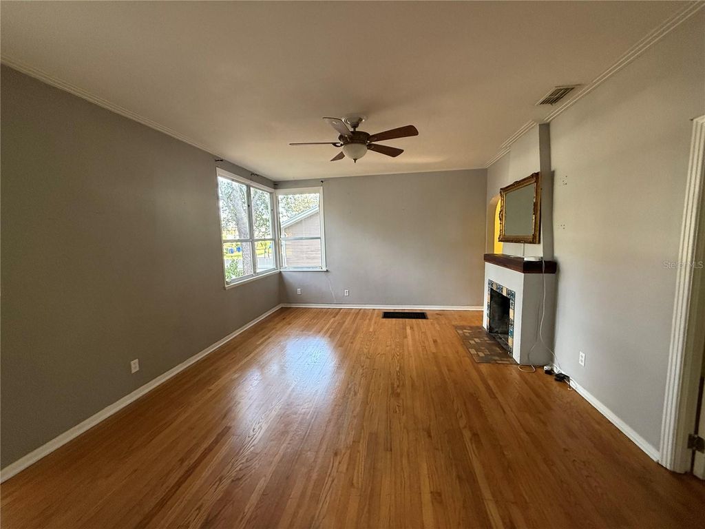 Photo of 915 E Walnut Street, Lakeland, FL 33801 (MLS # B4902156)