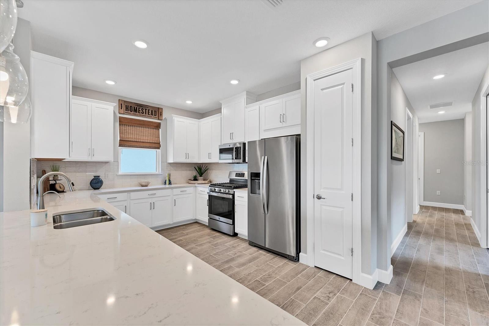 AZARIO ESPLANADE PH III SUBPH D - Residential