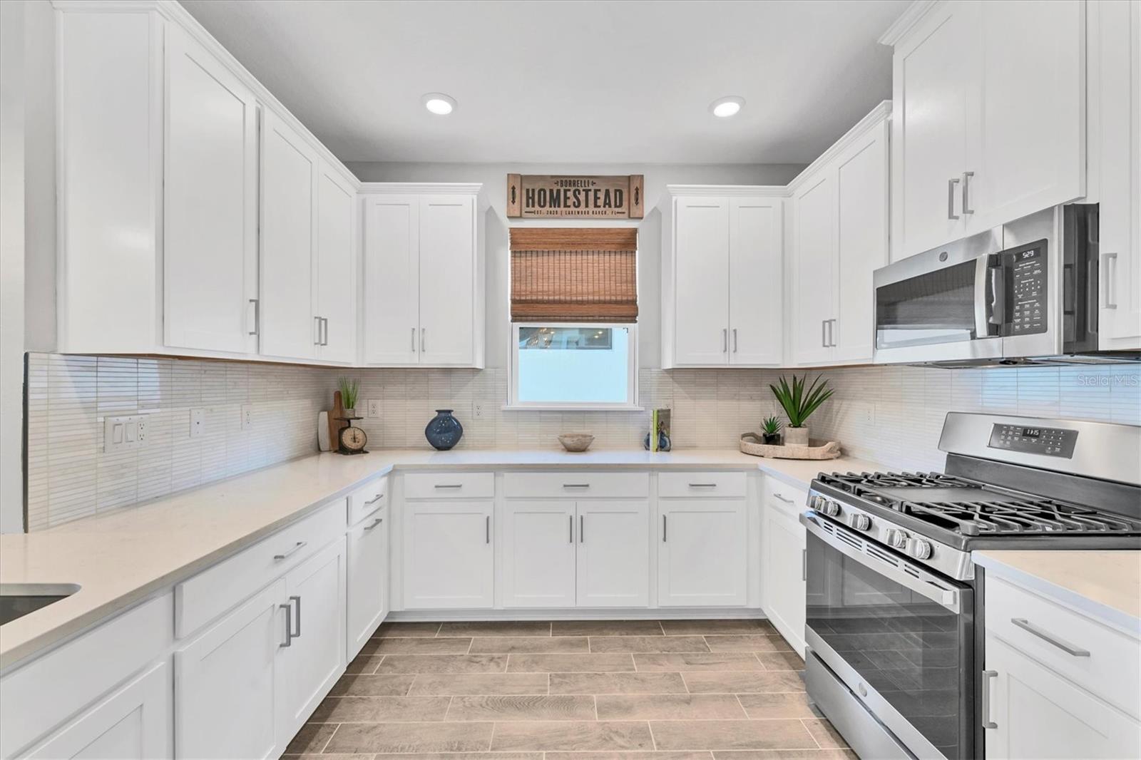 AZARIO ESPLANADE PH III SUBPH D - Residential