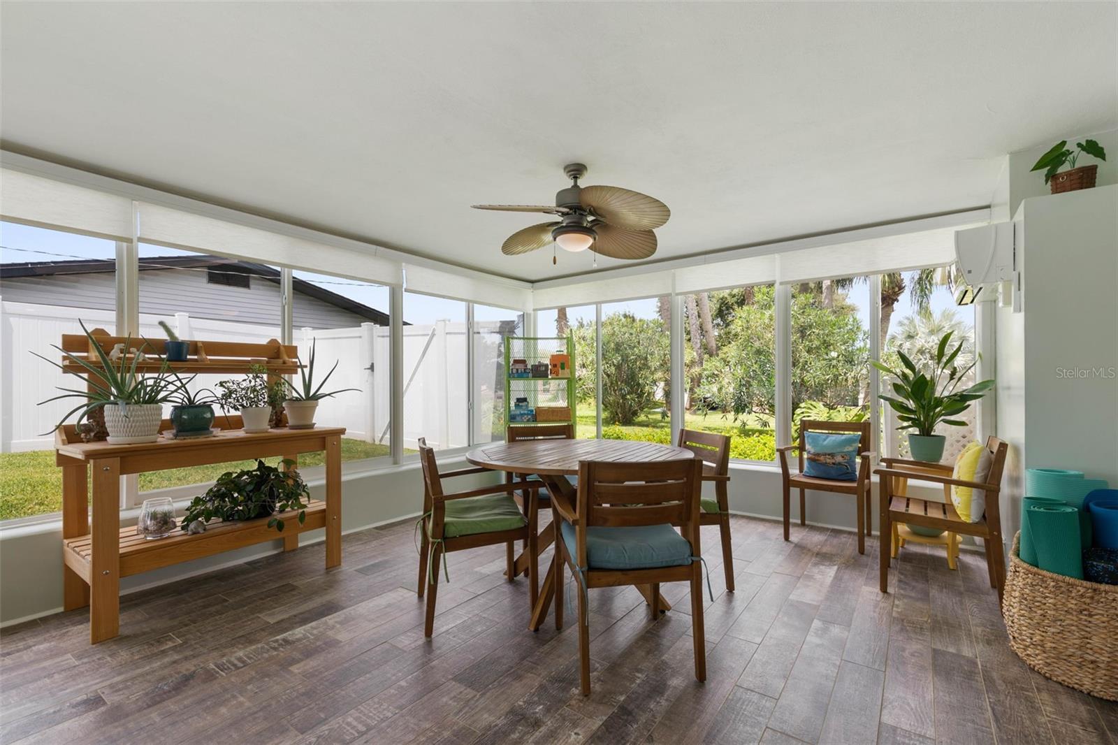 76 BANYAN DRIVE