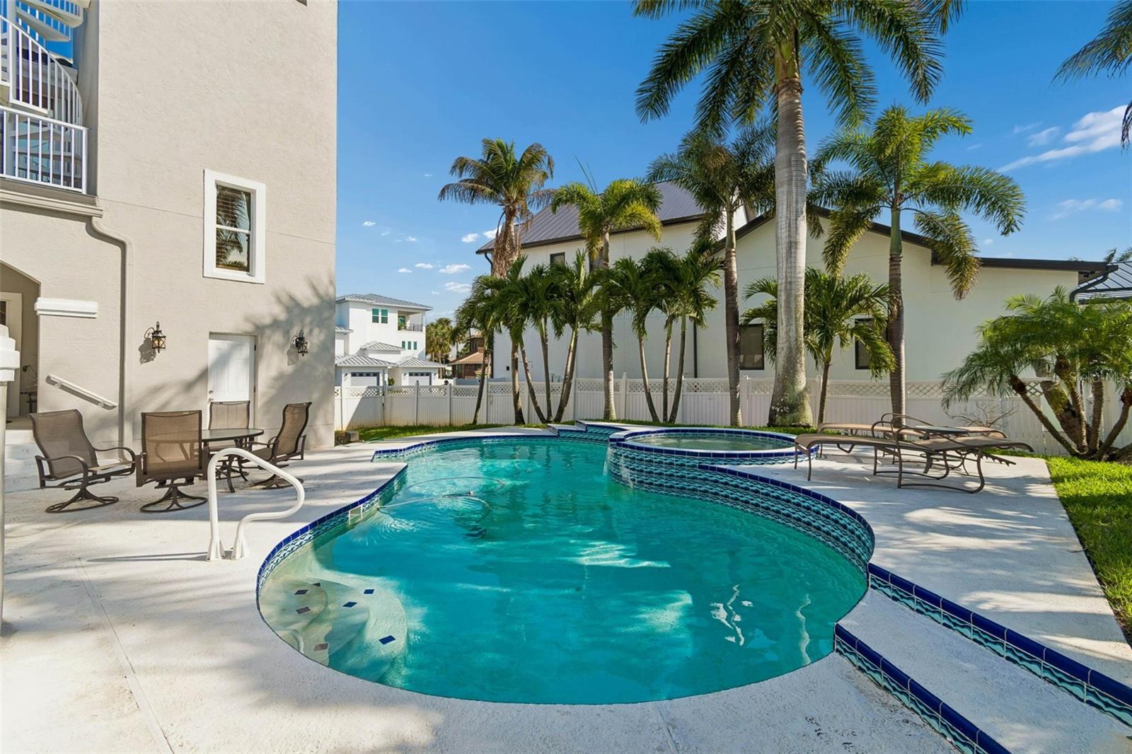 TIERRA VERDE UNIT 1 4TH REP - Residential