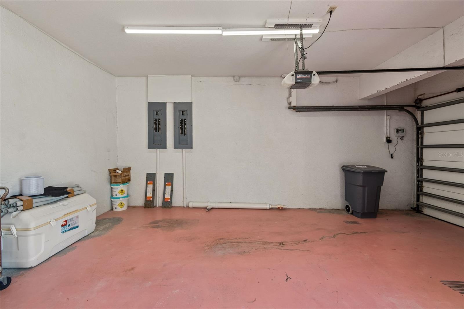 TIERRA VERDE UNIT 1 4TH REP - Residential