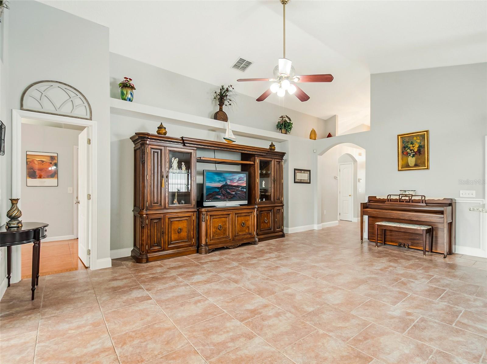 PERSHING HEIGHTS - Residential