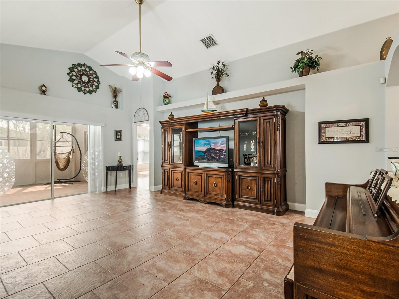 PERSHING HEIGHTS - Residential