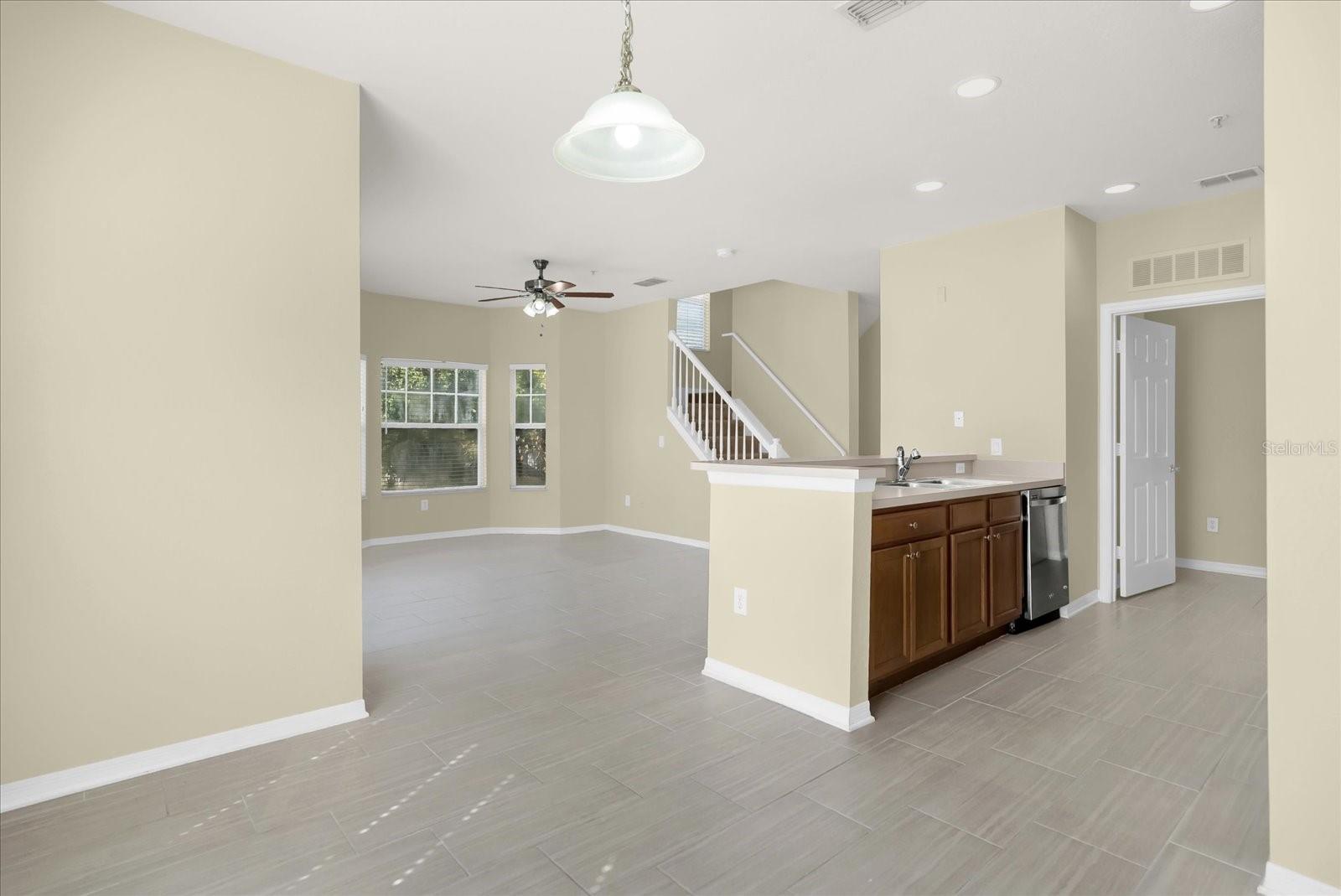 ESTATES/PK CENTRAL CONDO - Residential