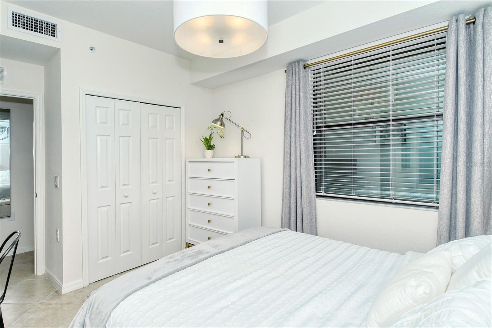 LAKEWOOD NATIONAL - Residential Lease