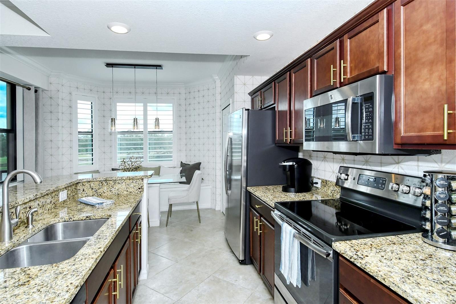 LAKEWOOD NATIONAL - Residential Lease