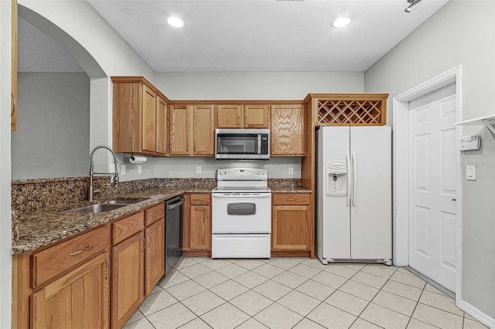 COLONNADE/FORUM - Residential