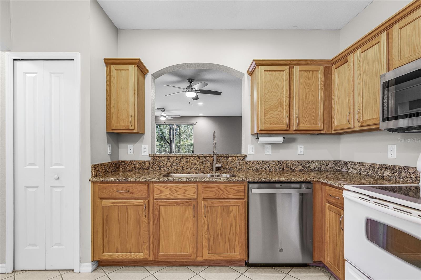 COLONNADE/FORUM - Residential