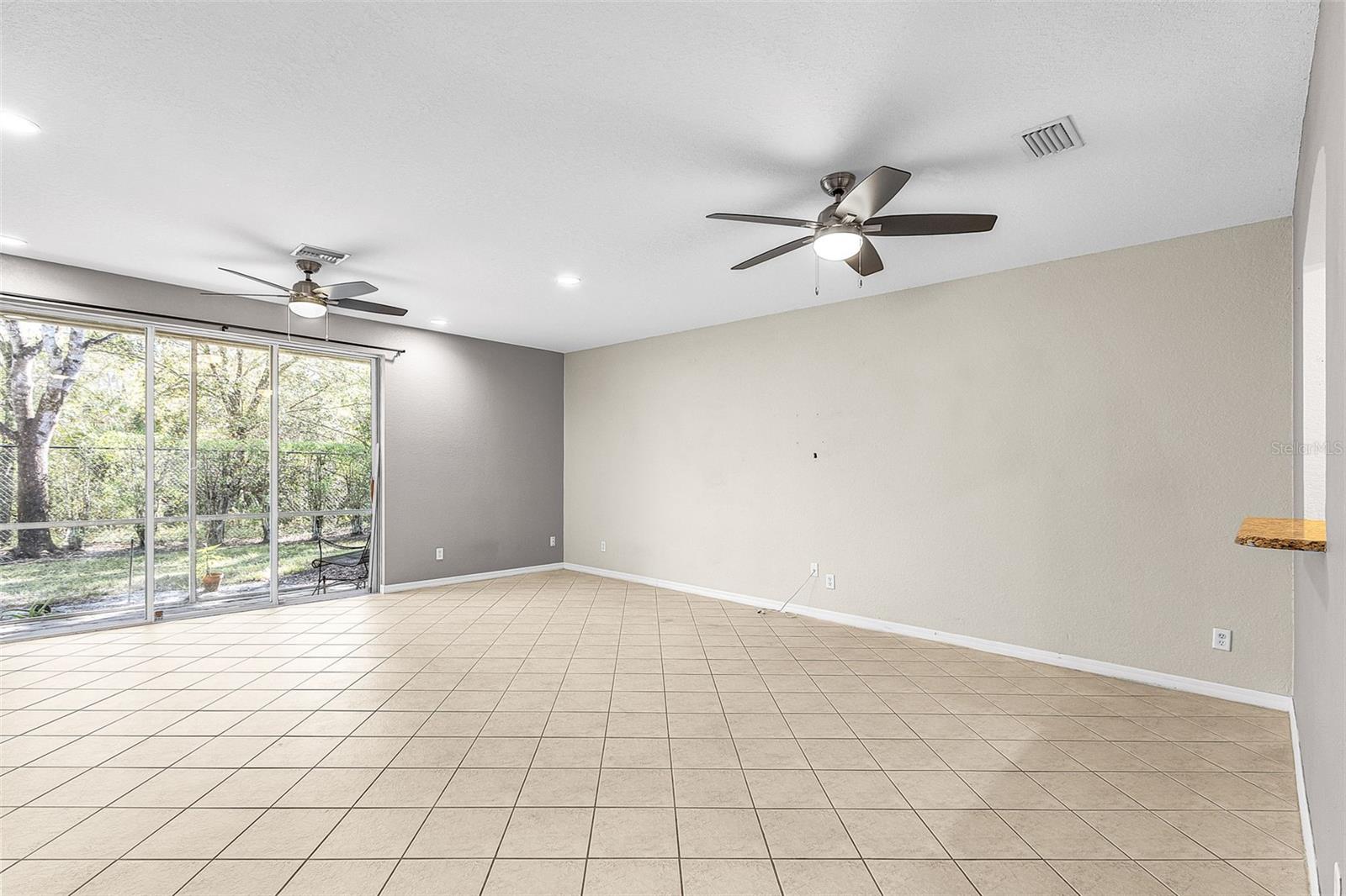 COLONNADE/FORUM - Residential