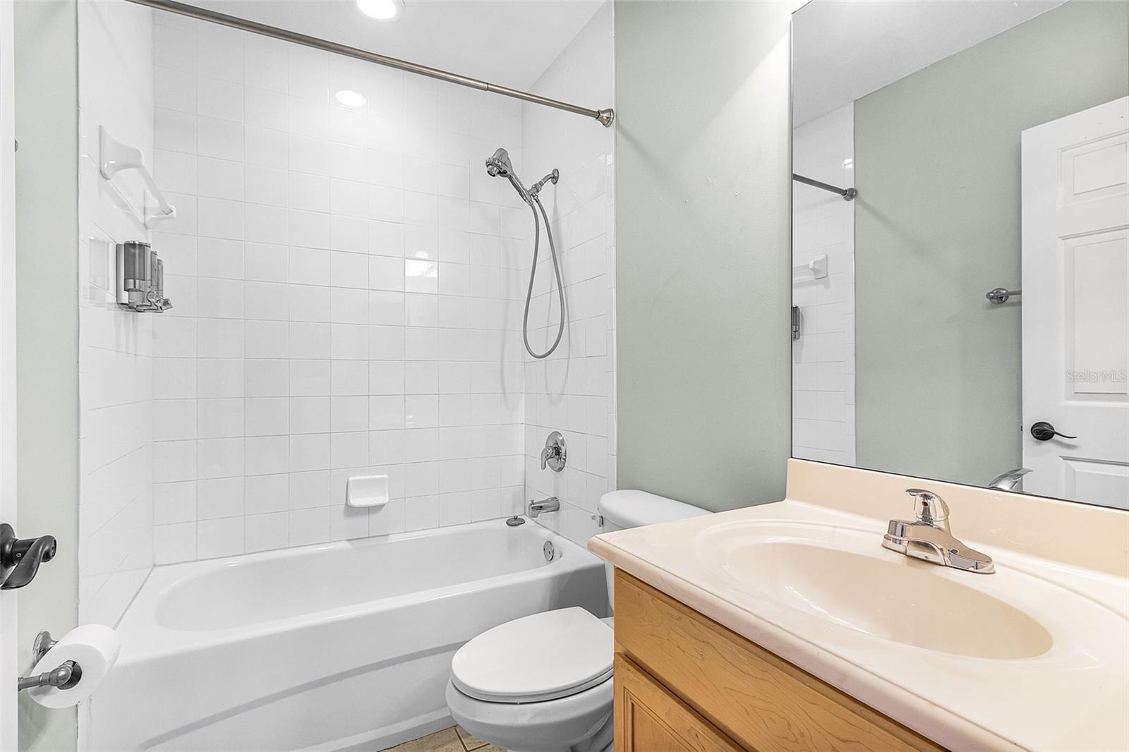 COLONNADE/FORUM - Residential