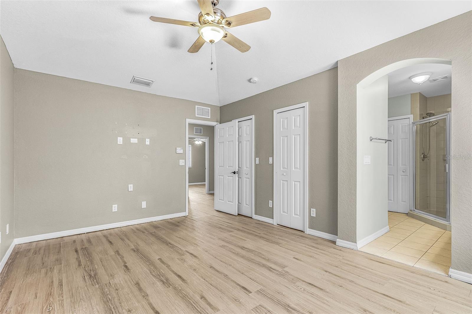 COLONNADE/FORUM - Residential