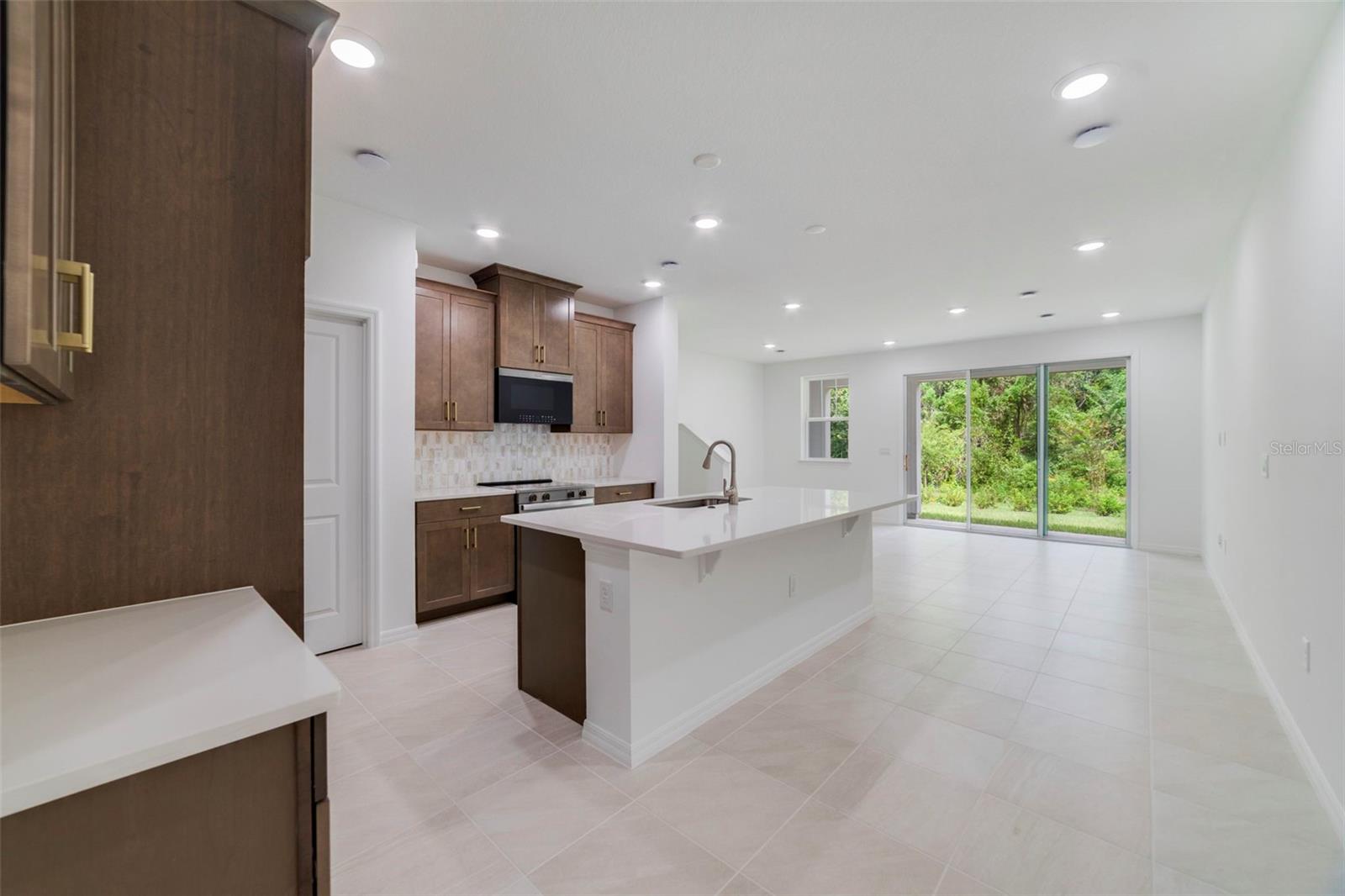 TOWNS AT GREENLEAF - Residential