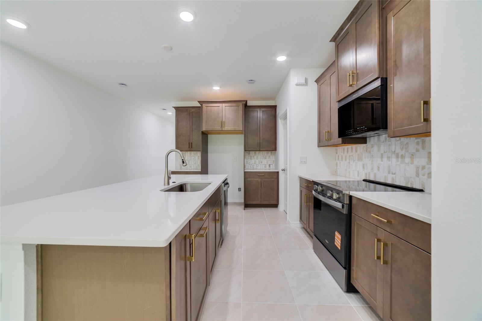 TOWNS AT GREENLEAF - Residential