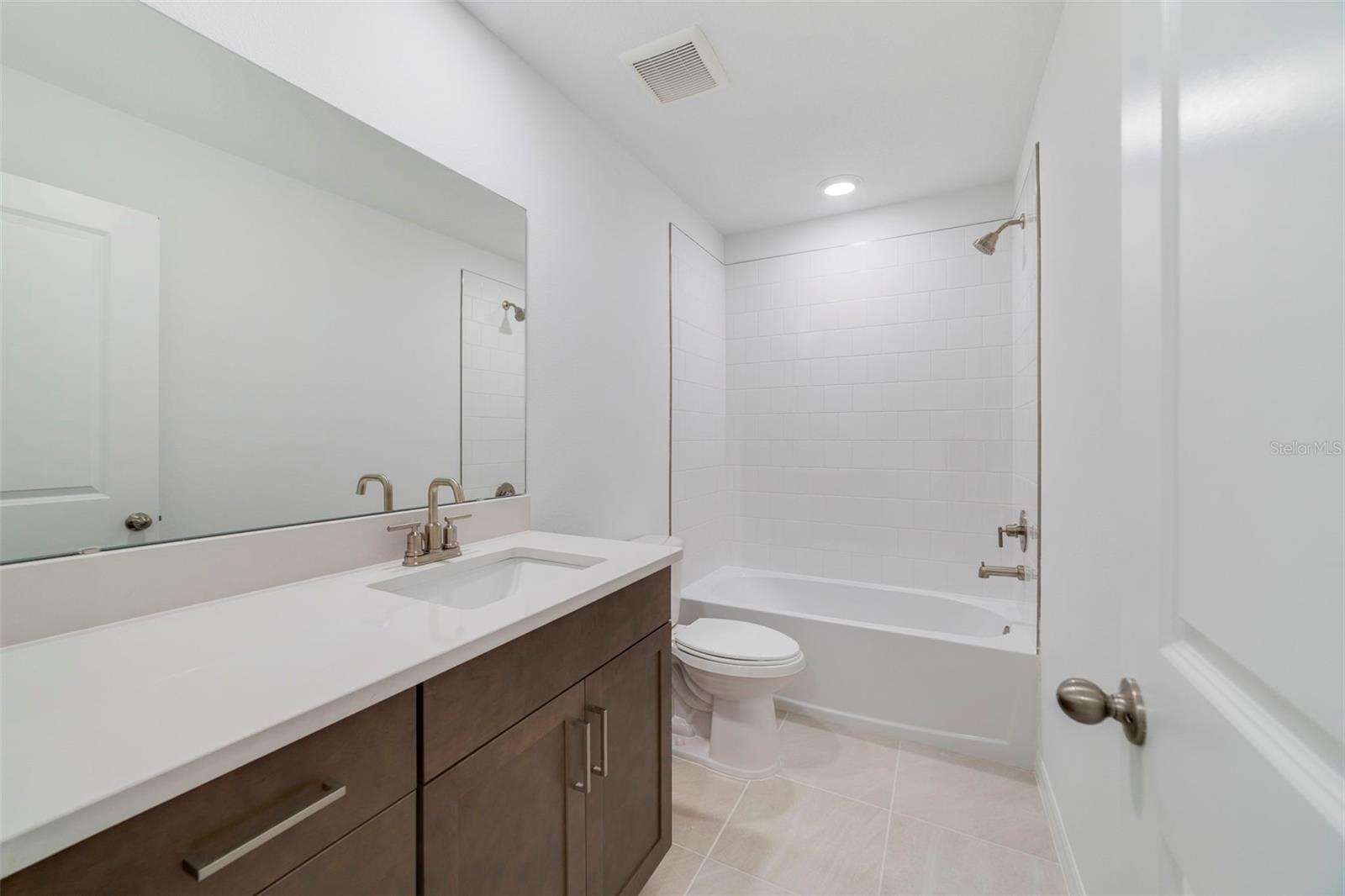 TOWNS AT GREENLEAF - Residential
