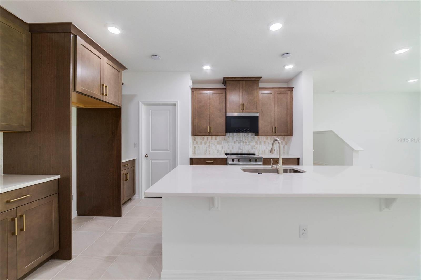 TOWNS AT GREENLEAF - Residential