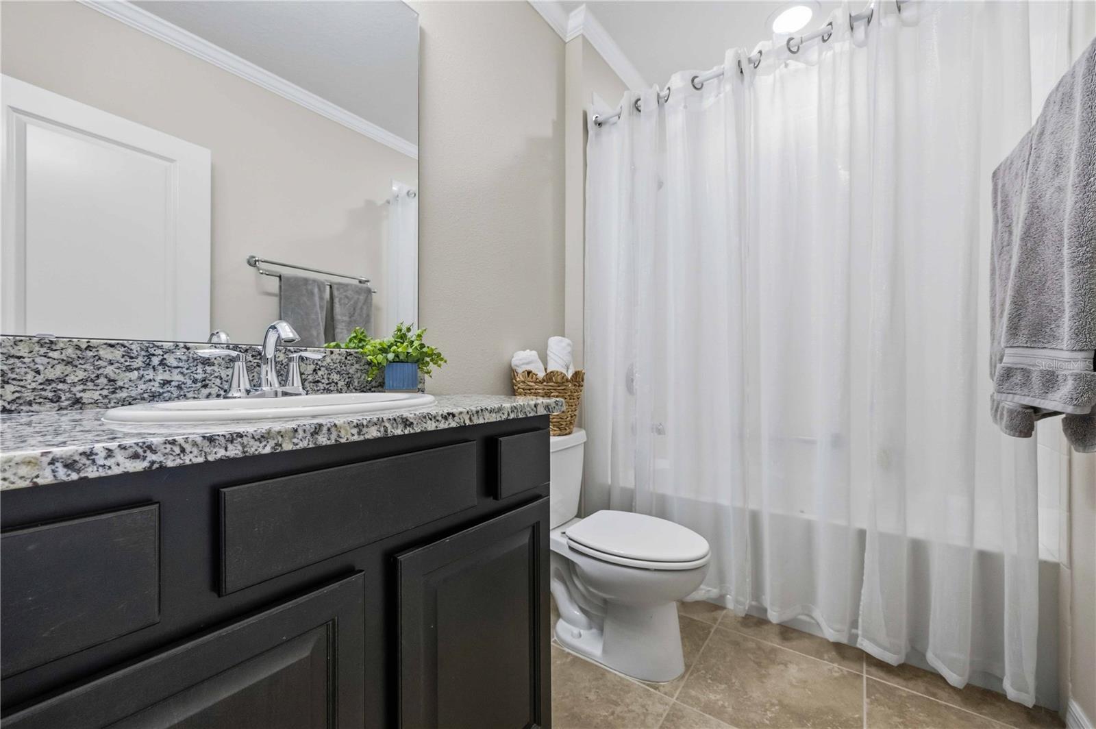 BAYTOWN SQUARE - Residential