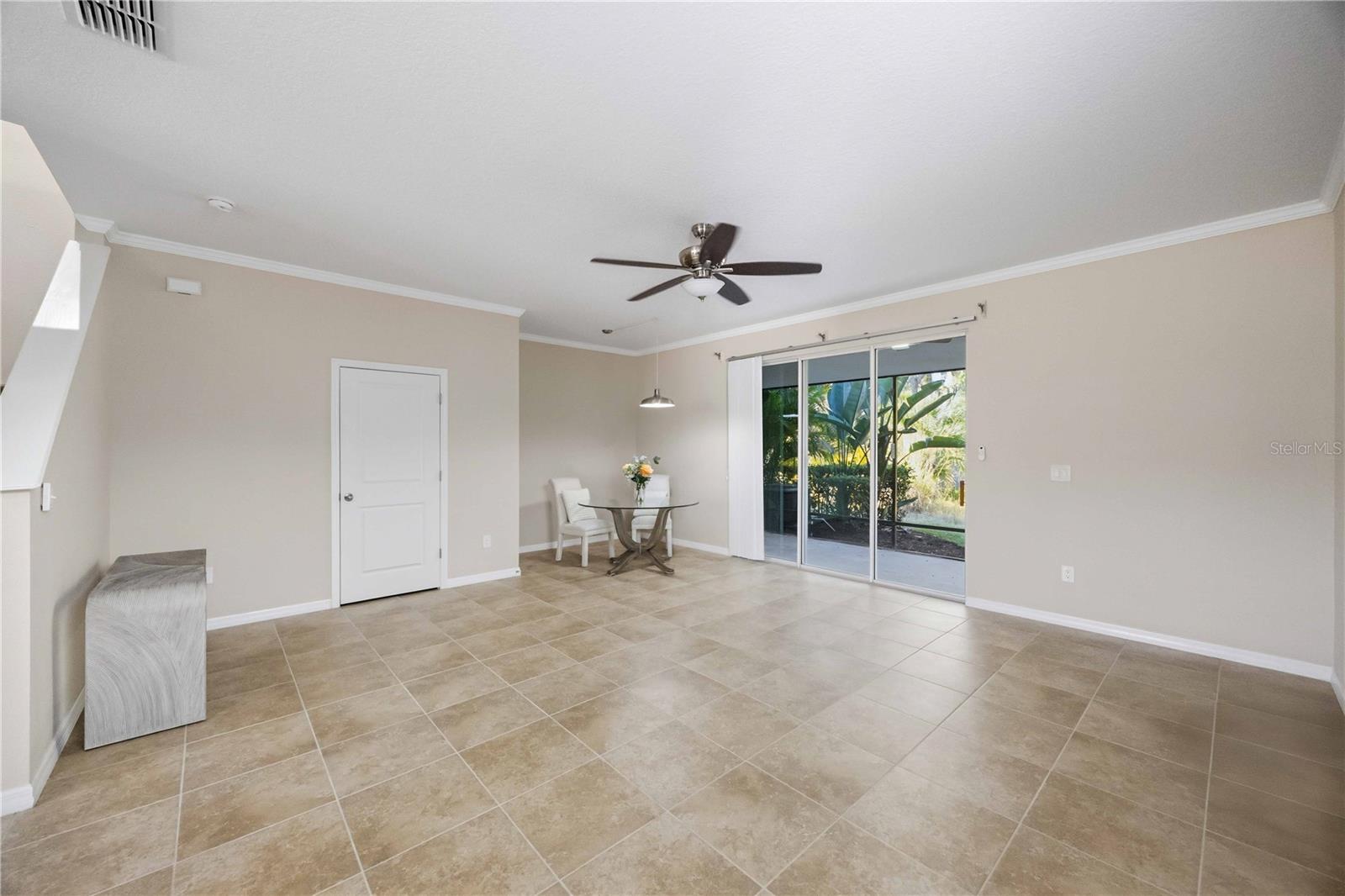 BAYTOWN SQUARE - Residential