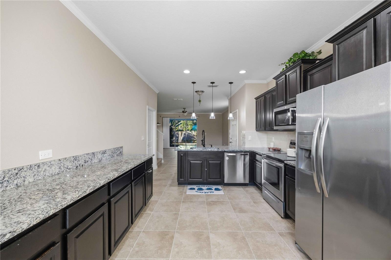 BAYTOWN SQUARE - Residential