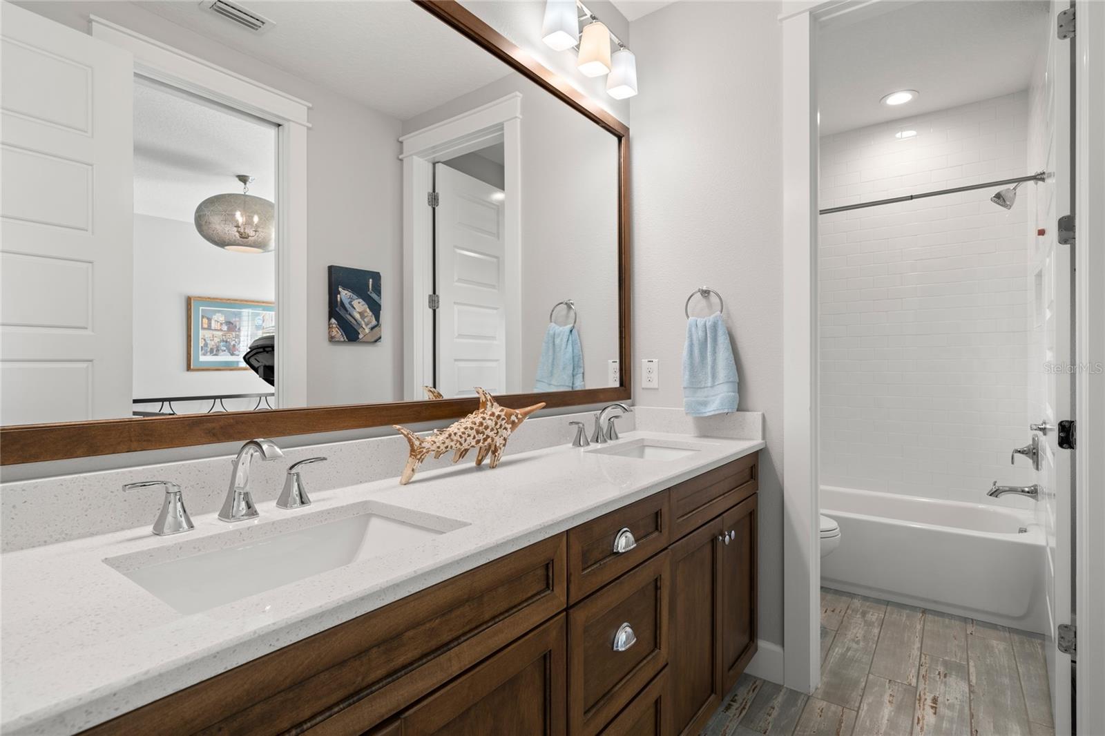 WEST SHORE CREST - Residential