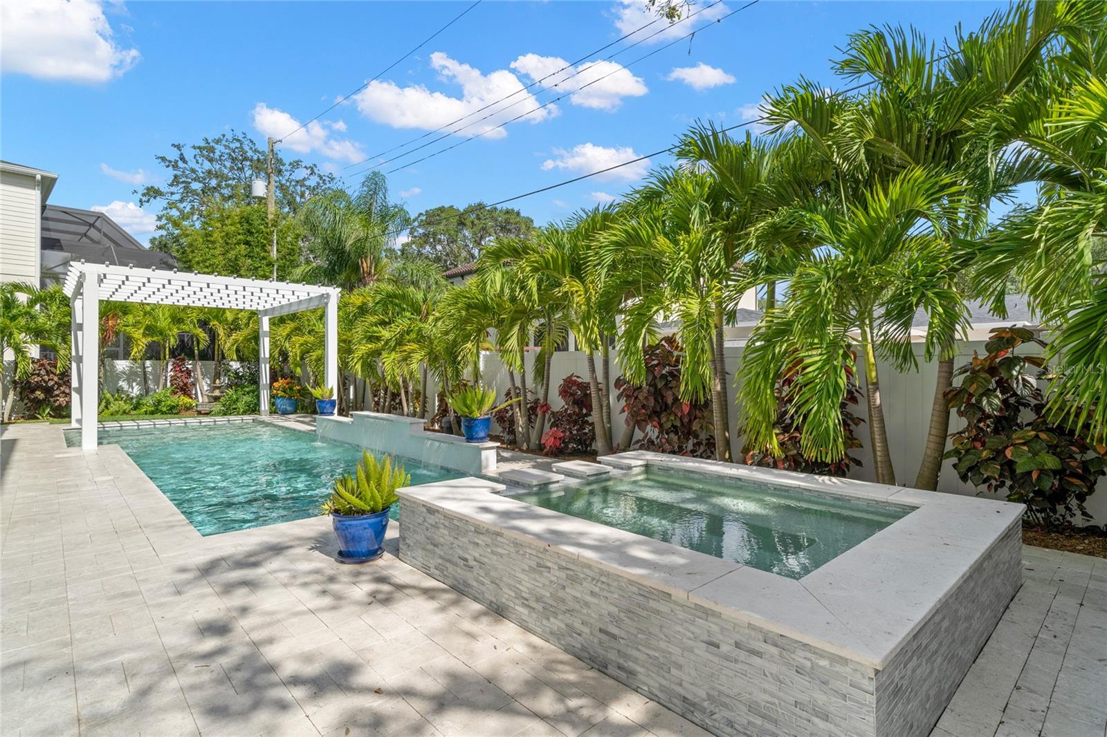 WEST SHORE CREST - Residential