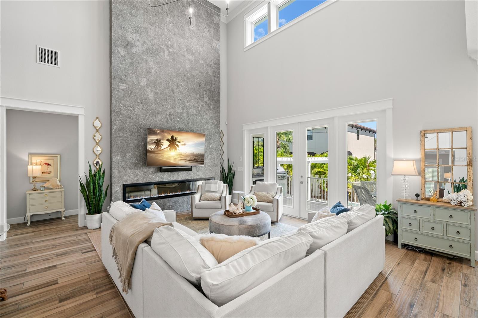 WEST SHORE CREST - Residential