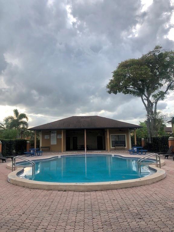 HIDDEN OAKS CONDO PH 12 - Residential