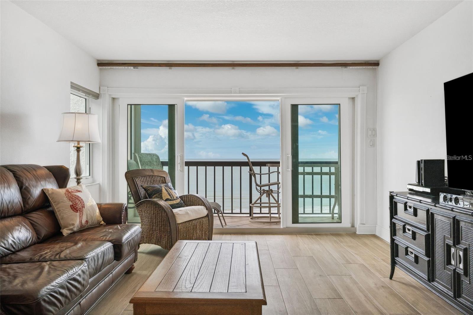 TAHITIAN TOWERS CONDO - Residential