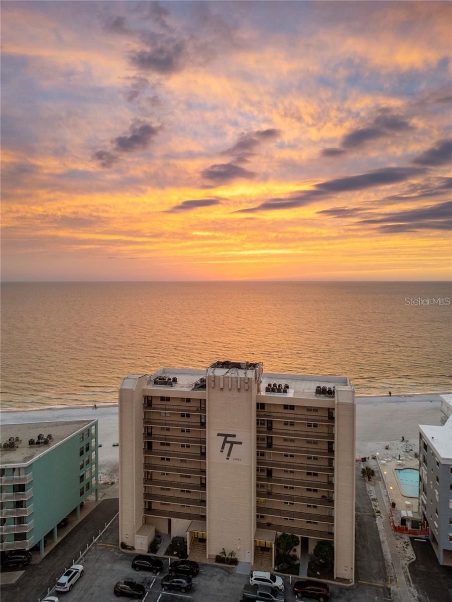 TAHITIAN TOWERS CONDO - Residential