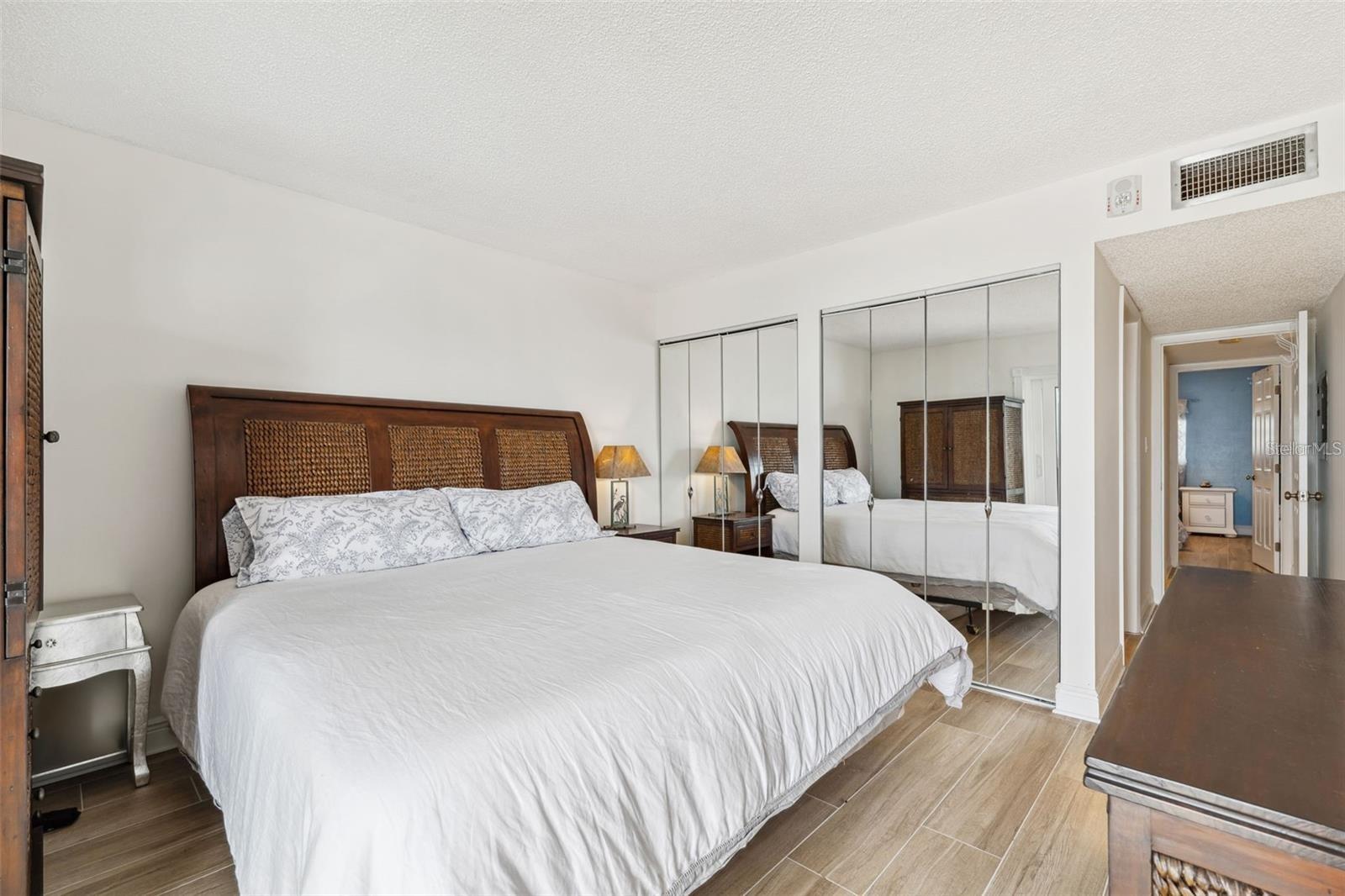 TAHITIAN TOWERS CONDO - Residential