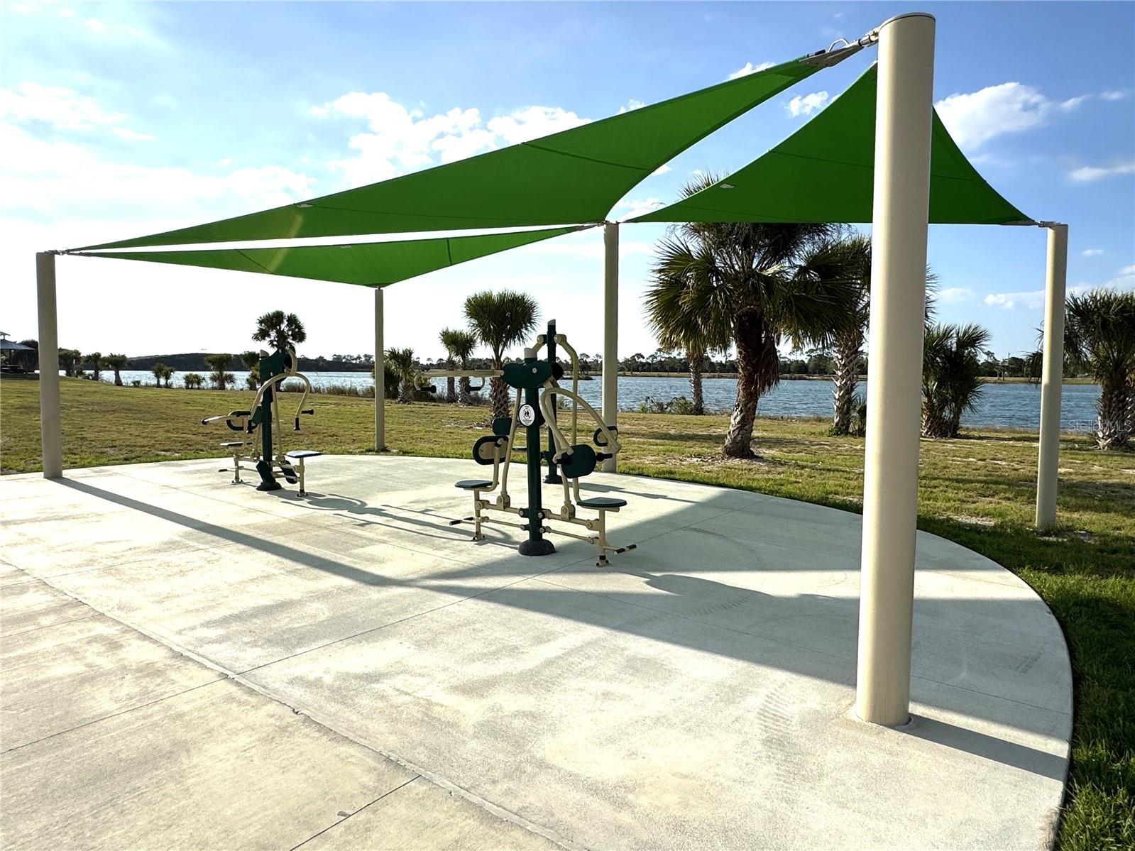 CAPE CORAL - Land
