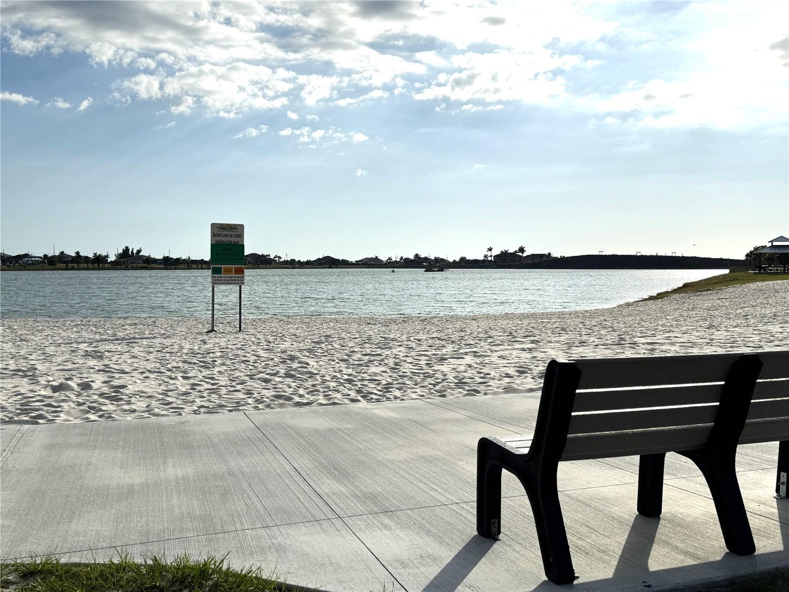 CAPE CORAL - Land