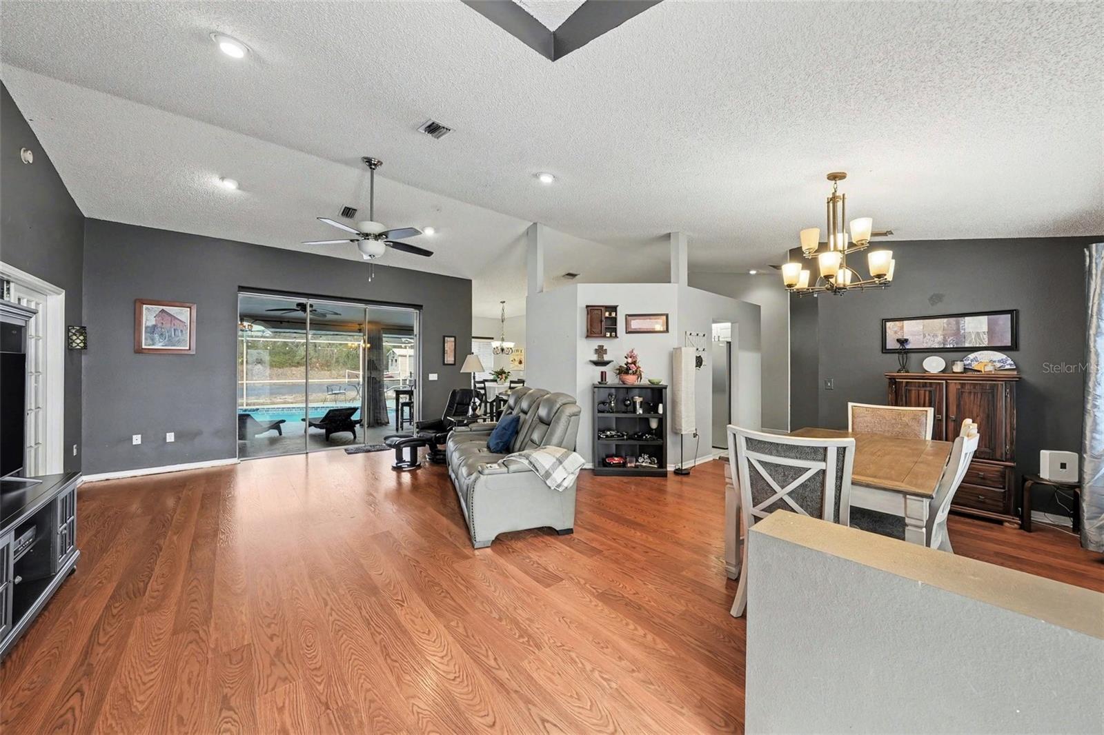 OAKRIDGE ESTATES UNIT 3 - Residential