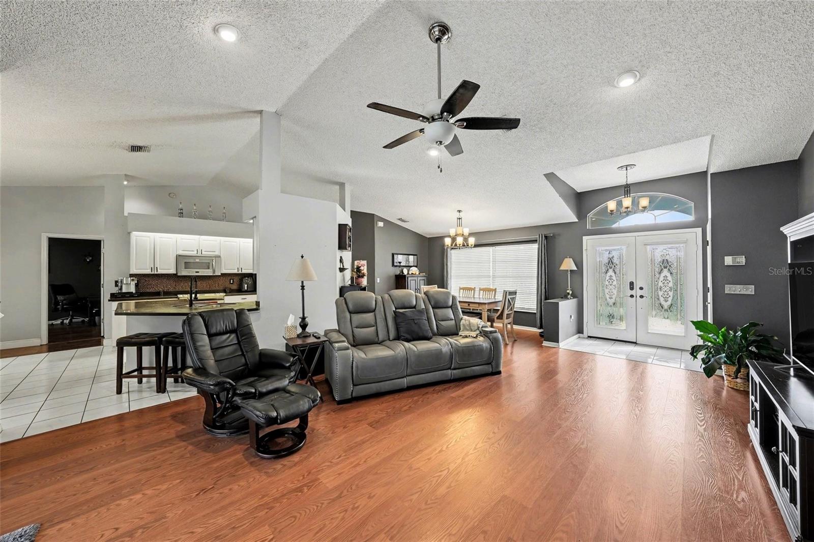 OAKRIDGE ESTATES UNIT 3 - Residential