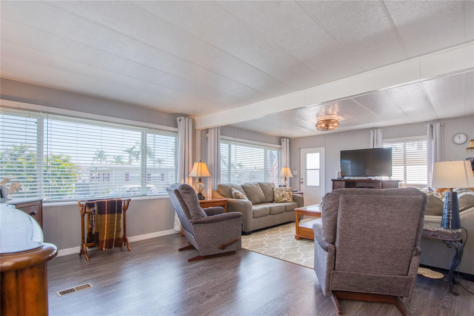 BAY ARISTOCRAT VILLAGE MOBILE HOME PARK UNREC - Residential