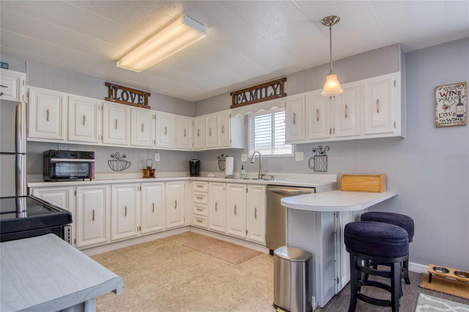 BAY ARISTOCRAT VILLAGE MOBILE HOME PARK UNREC - Residential