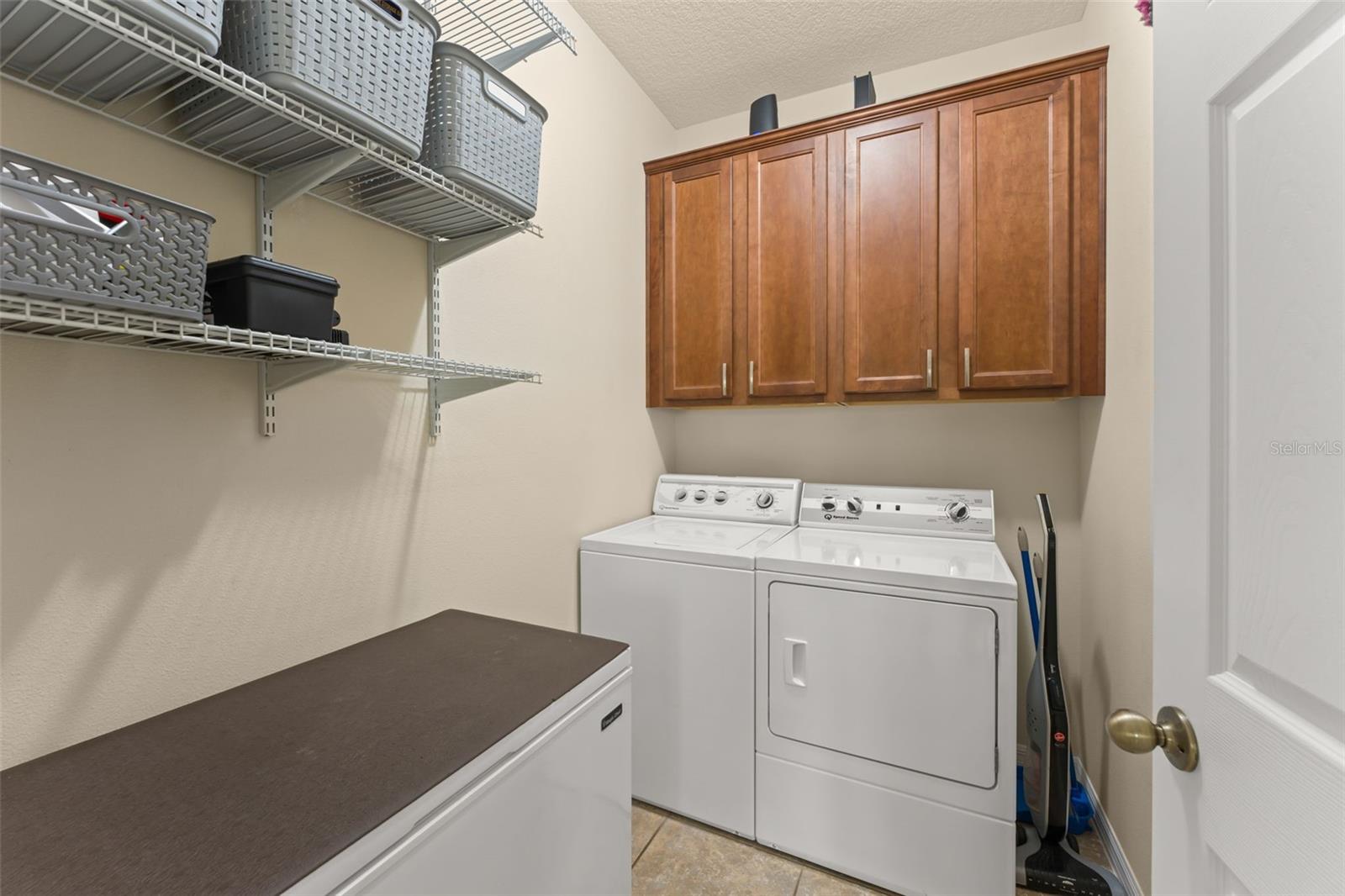 VICTORIA LNDGS - Residential