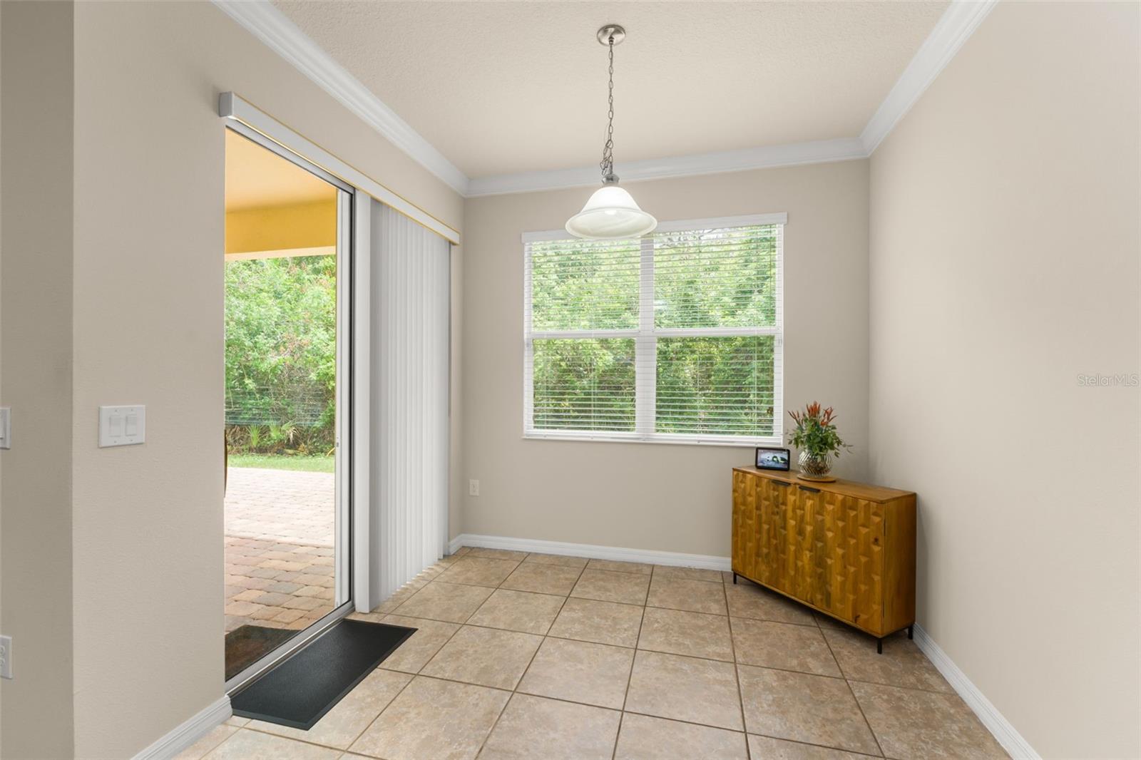 VICTORIA LNDGS - Residential