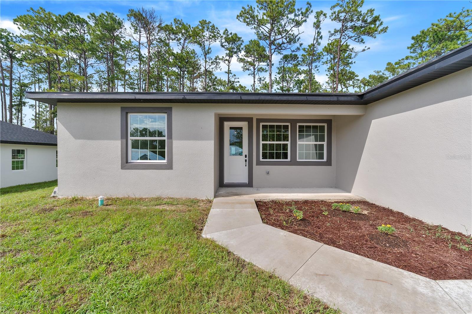1097 W CARY DRIVE