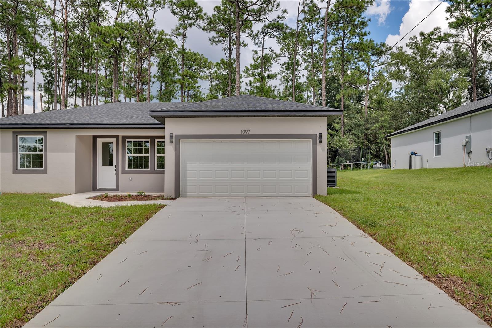 1097 W CARY DRIVE