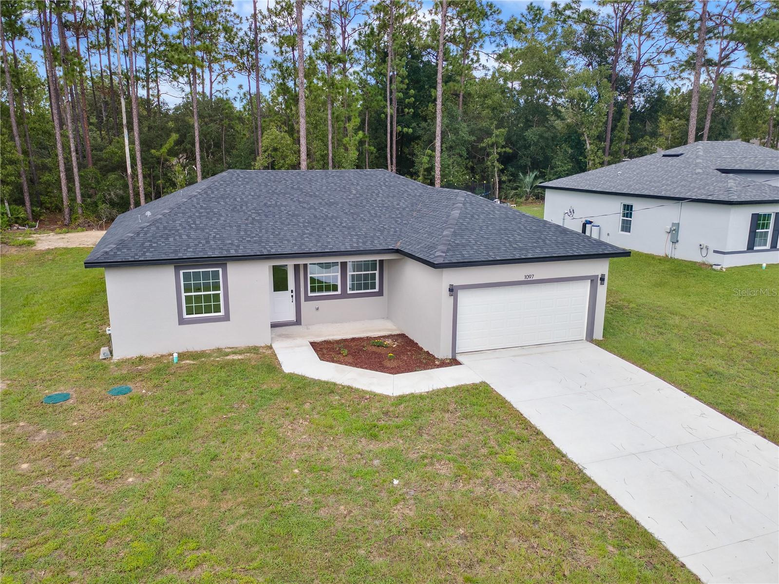 1097 W CARY DRIVE