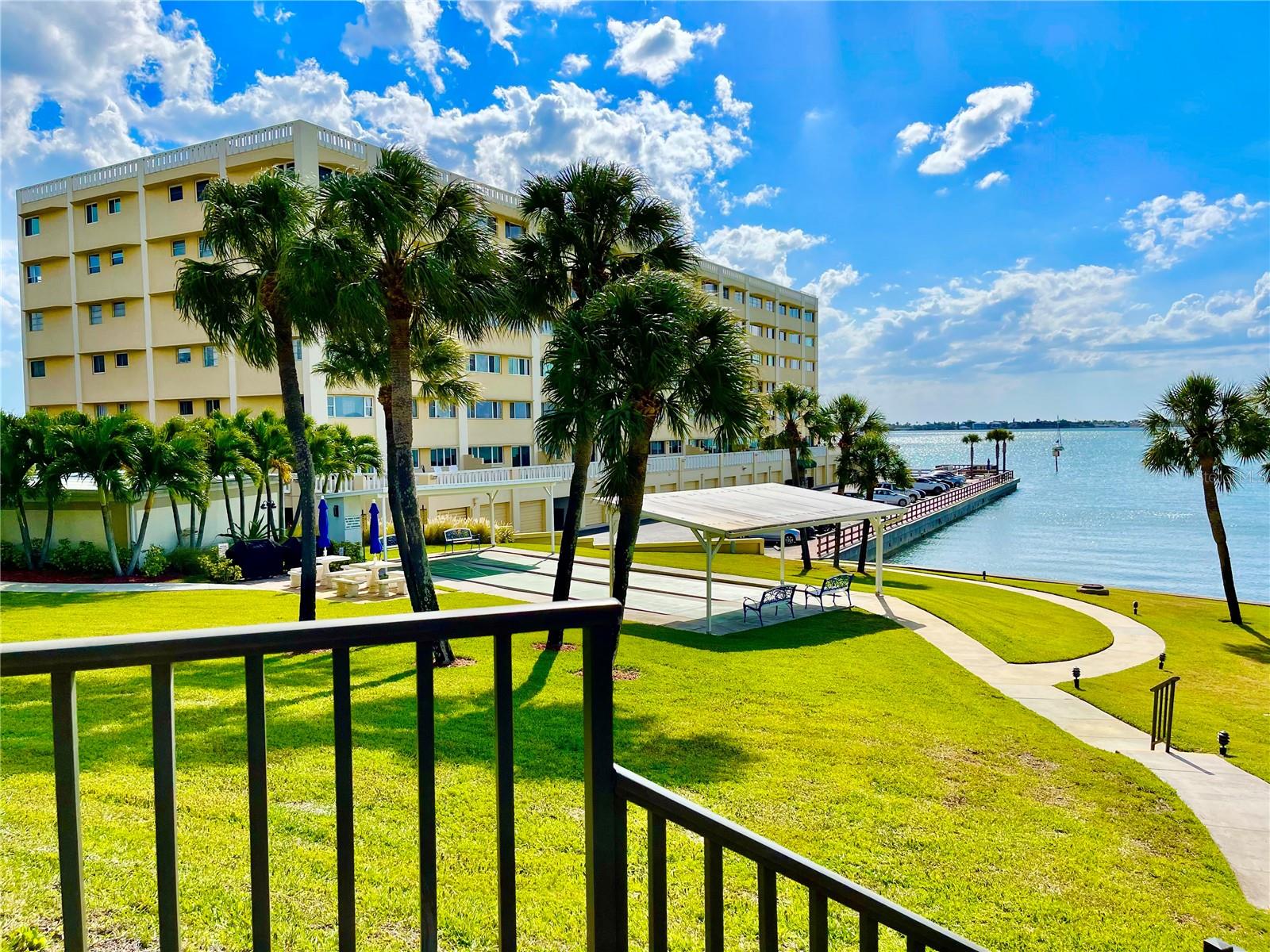 HARBOUR CLUB CONDO 3 - Residential