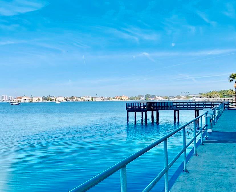 HARBOUR CLUB CONDO 3 - Residential