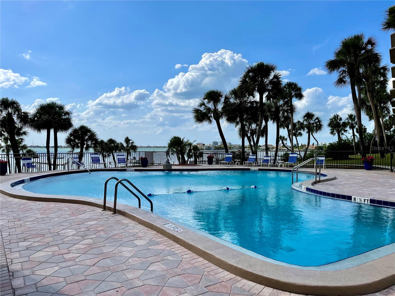 HARBOUR CLUB CONDO 3 - Residential