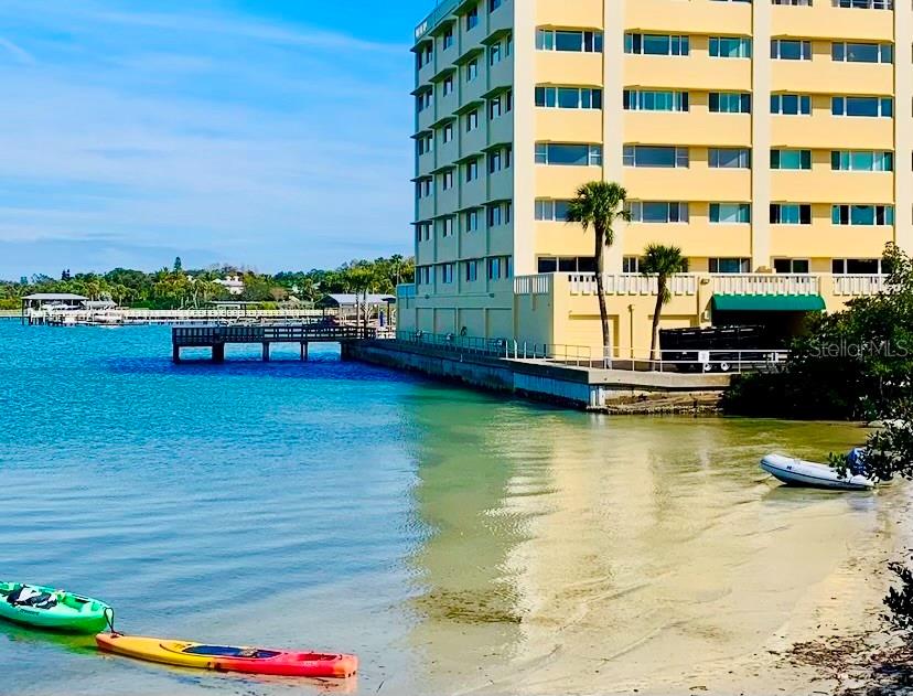 HARBOUR CLUB CONDO 3 - Residential