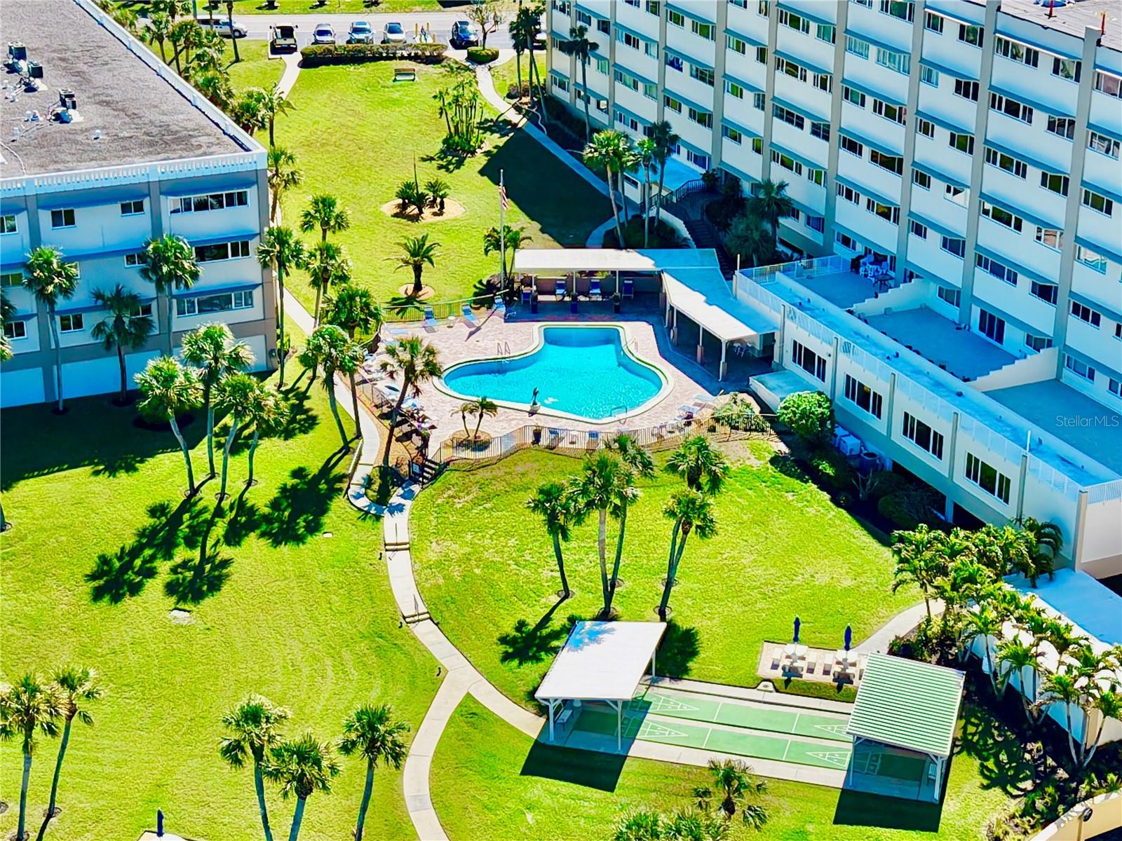 HARBOUR CLUB CONDO 3 - Residential