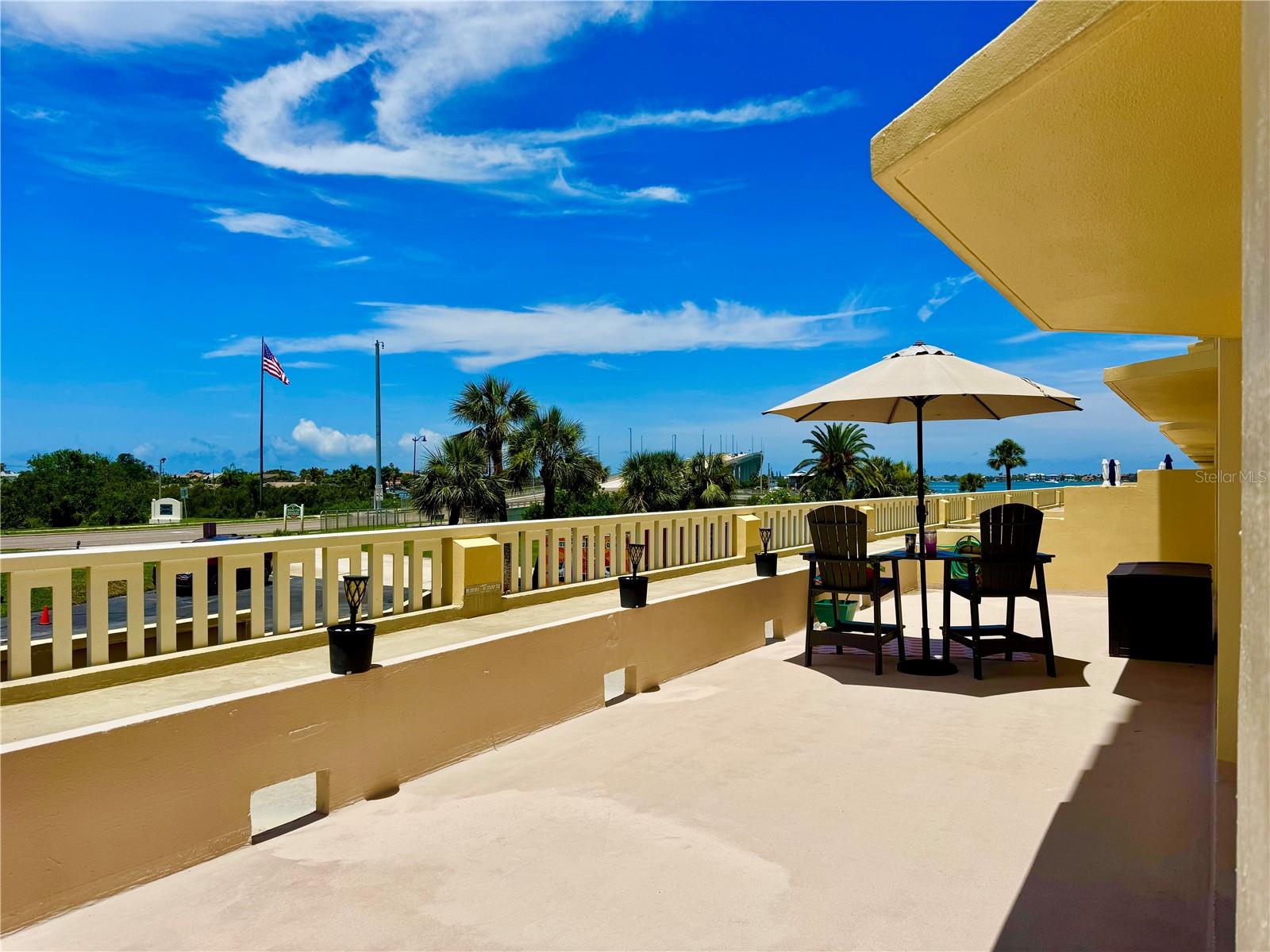 HARBOUR CLUB CONDO 3 - Residential