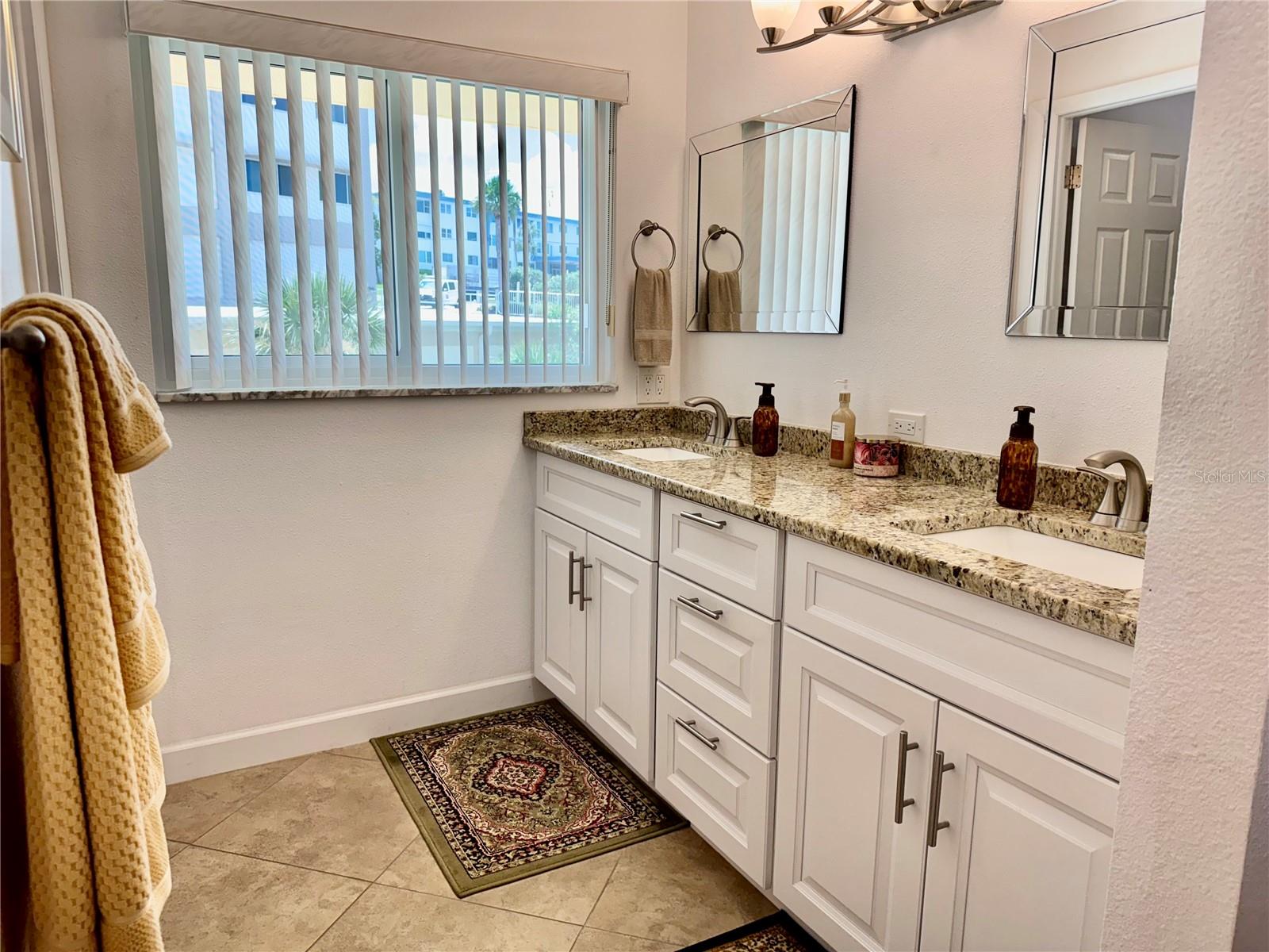 HARBOUR CLUB CONDO 3 - Residential