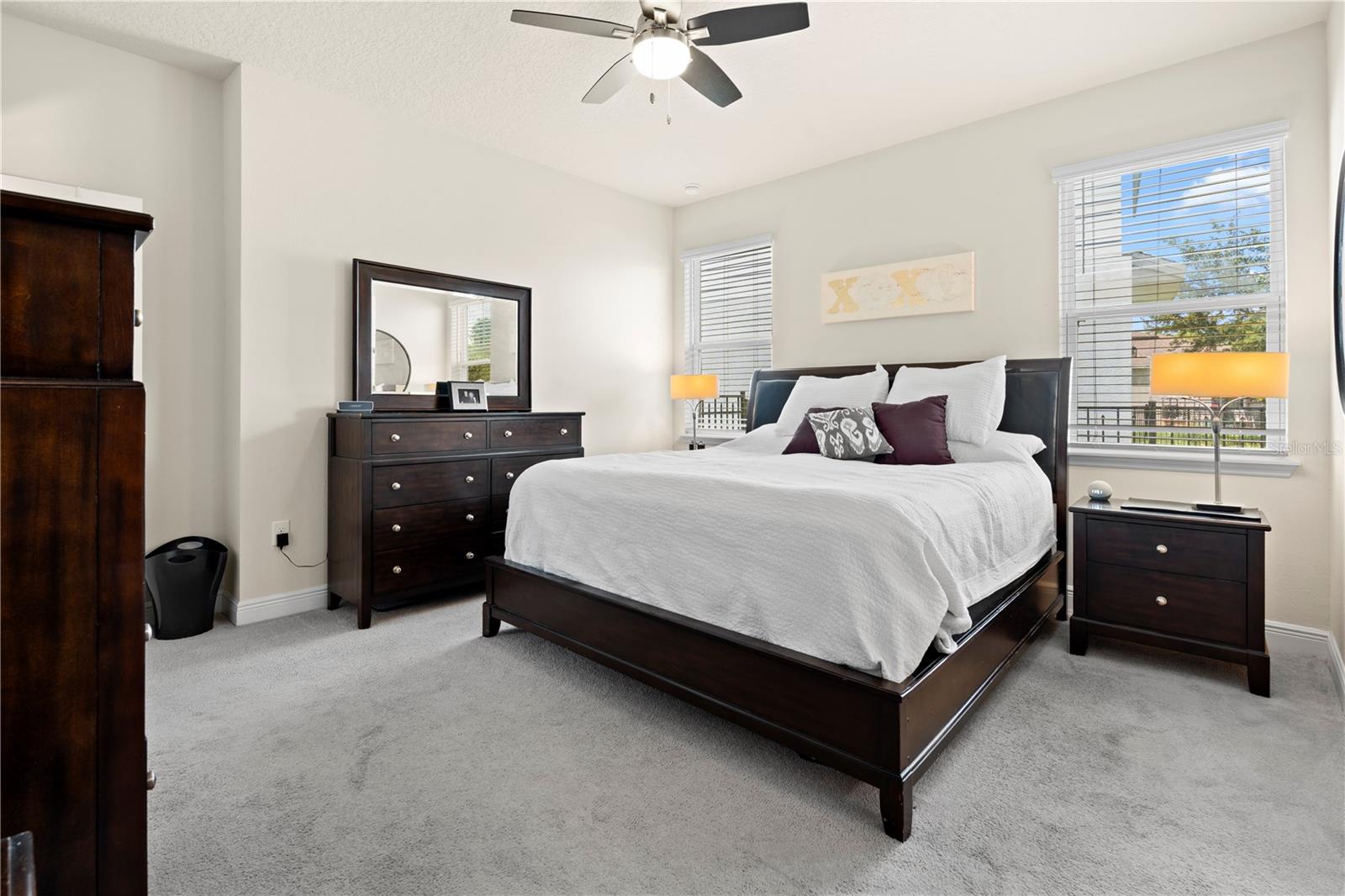 VICTORIA TRAILS - Residential