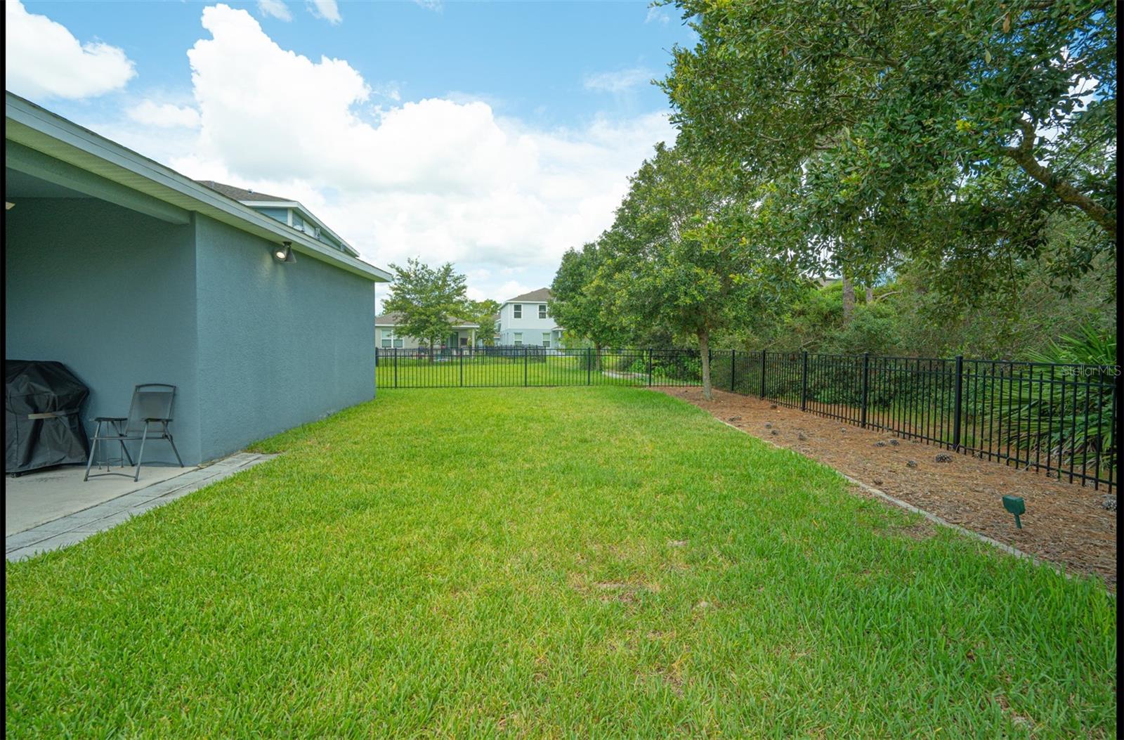 VICTORIA TRAILS - Residential